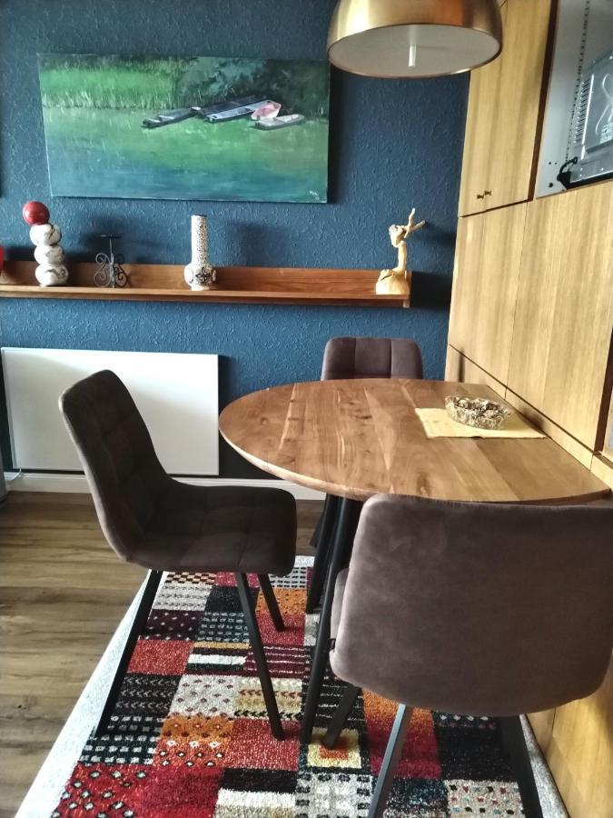 Waldeslust Warmbad Mit Balkon Und Privatem Parkplatz Lägenhet Villach Exteriör bild